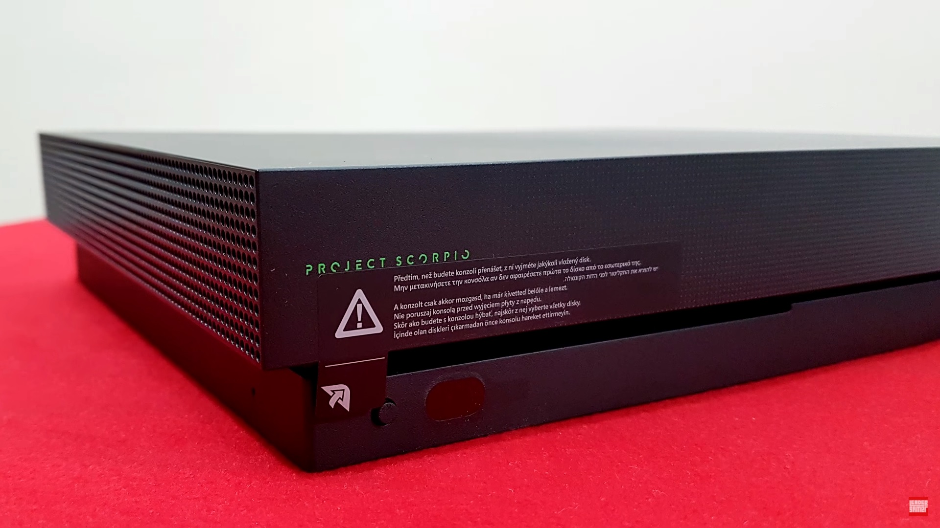 Xbox One X: Project Scorpio Edition kutu açılımı