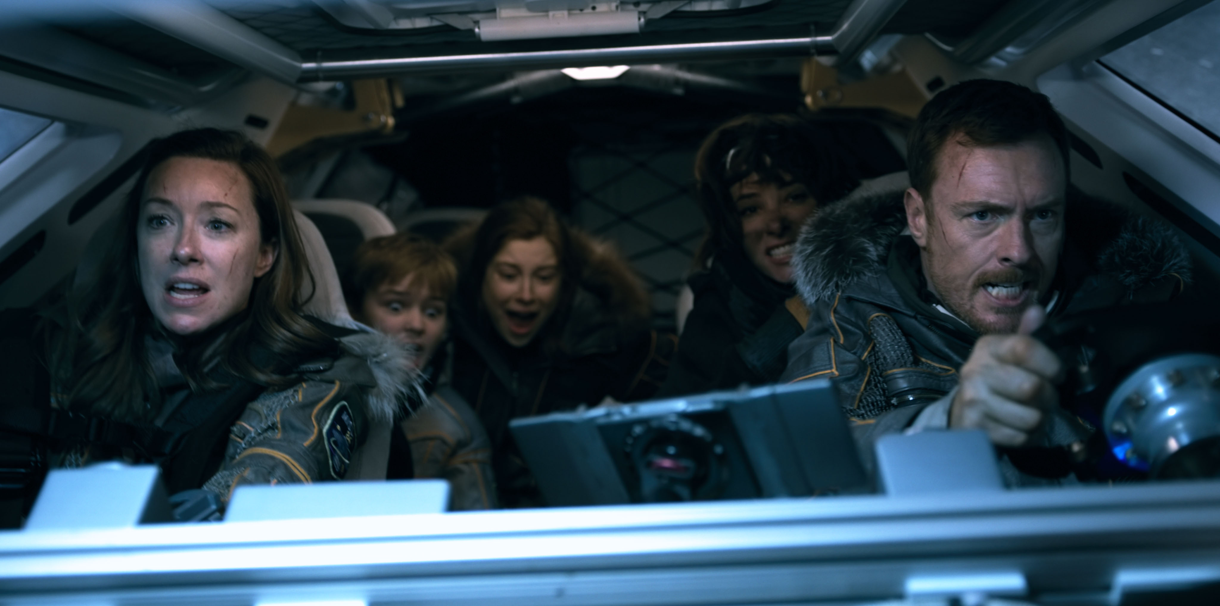 Netflix, yeni Lost in Space dizisinin gösterim tarihini yepyeni bir tanıtım video ile duyurdu